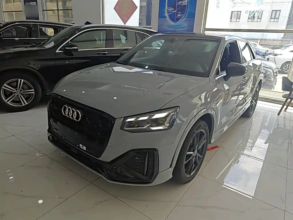 Audi Q2L 2023