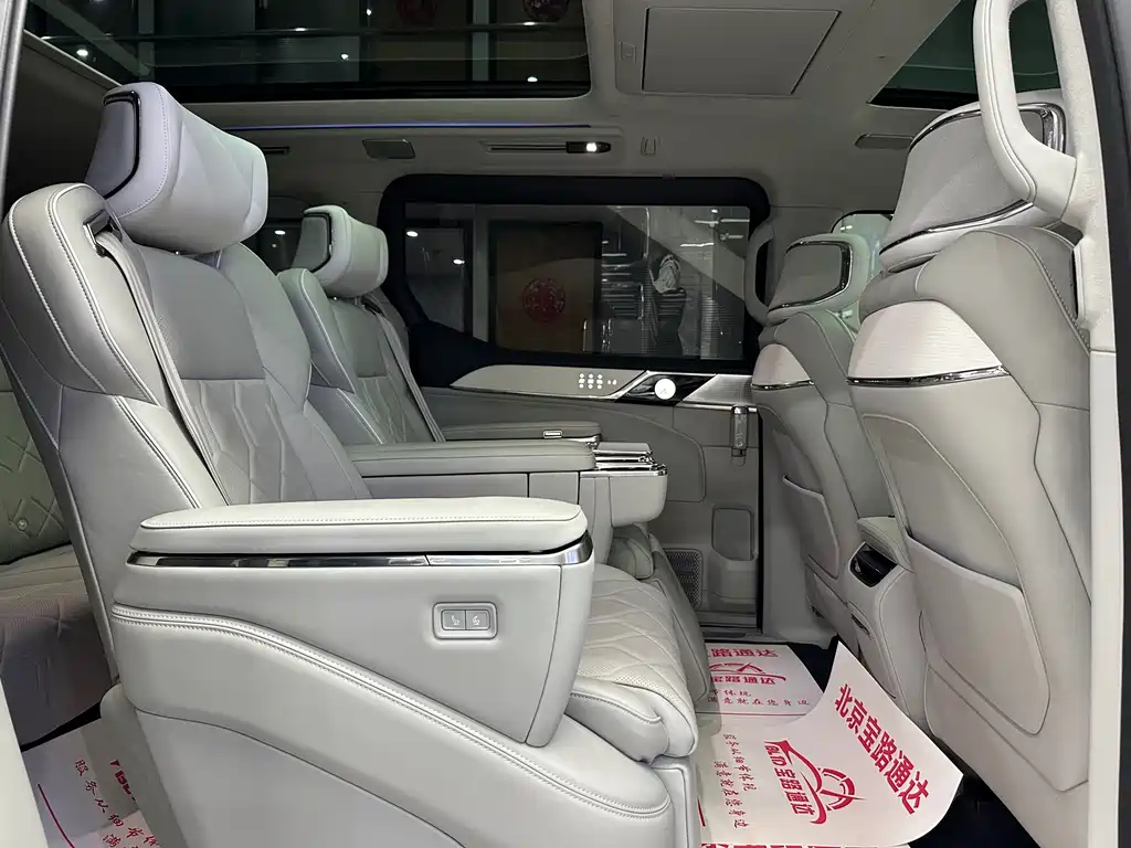 Volvo EM90 — миниатюра 14