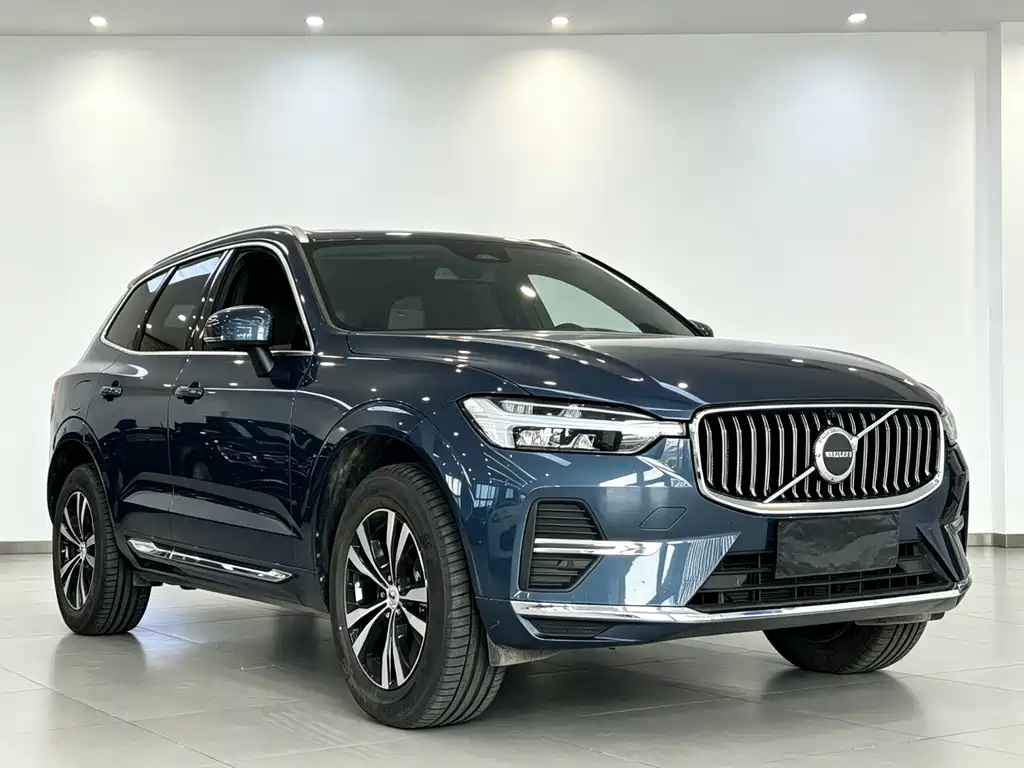 Volvo XC60 2024 B5 Luxury