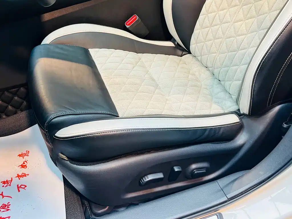 Nissan Cima — миниатюра 15