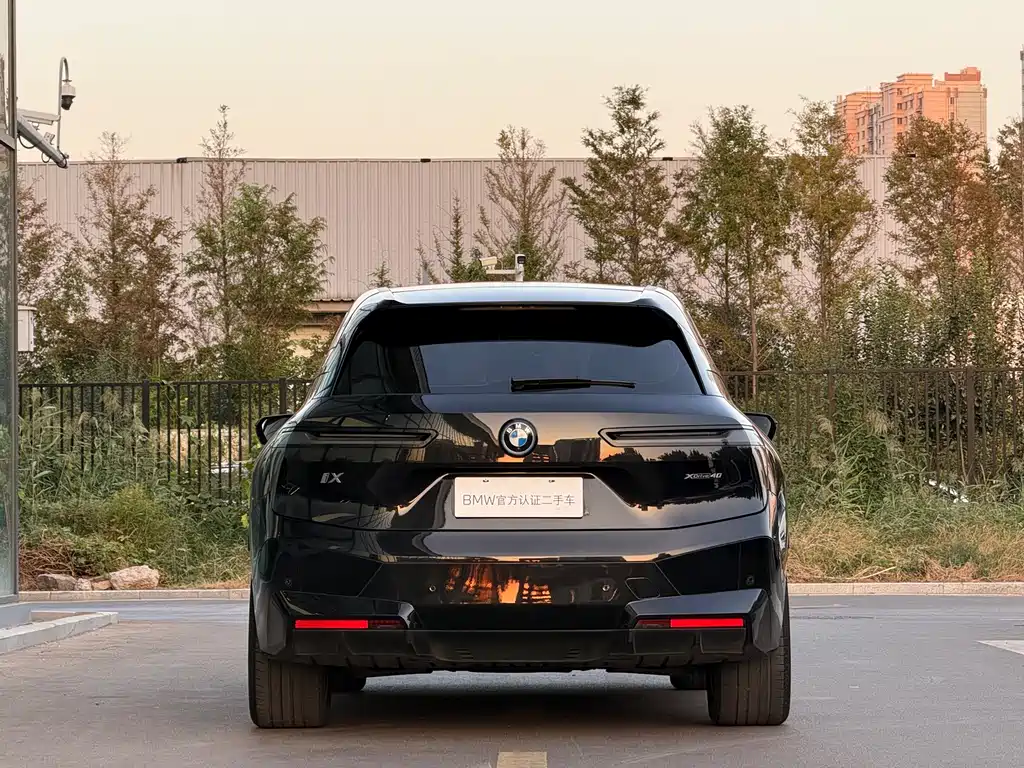 BMW iX — миниатюра 31