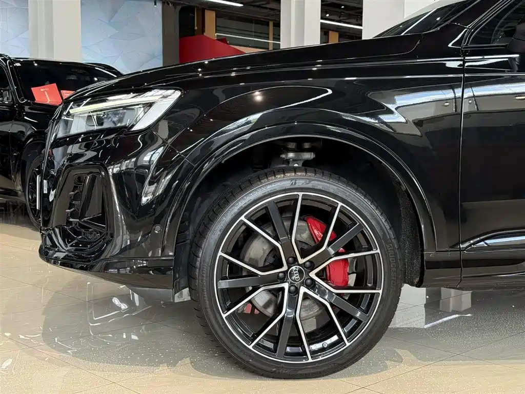 Audi Q7 2025 55 TFSI quattro S line Sport