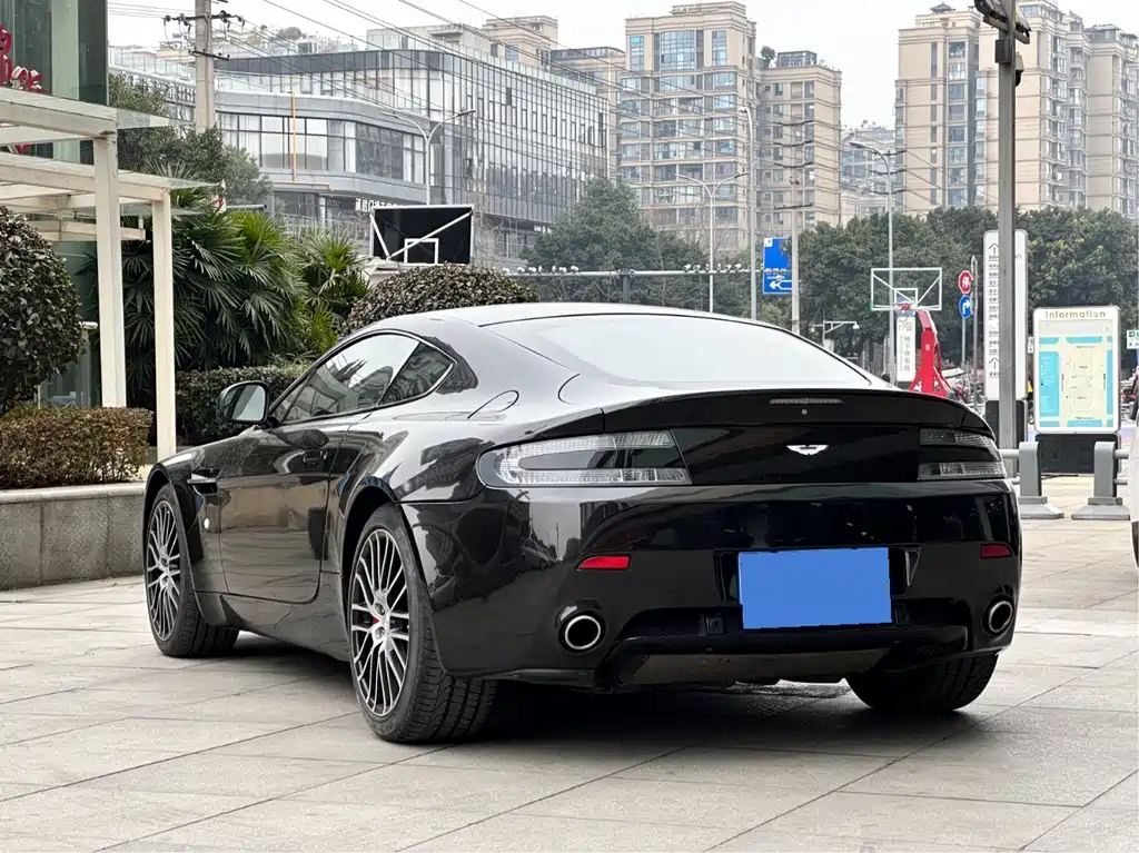 Aston Martin V8 Vantage 2011 4.7L Sportshift Coupe