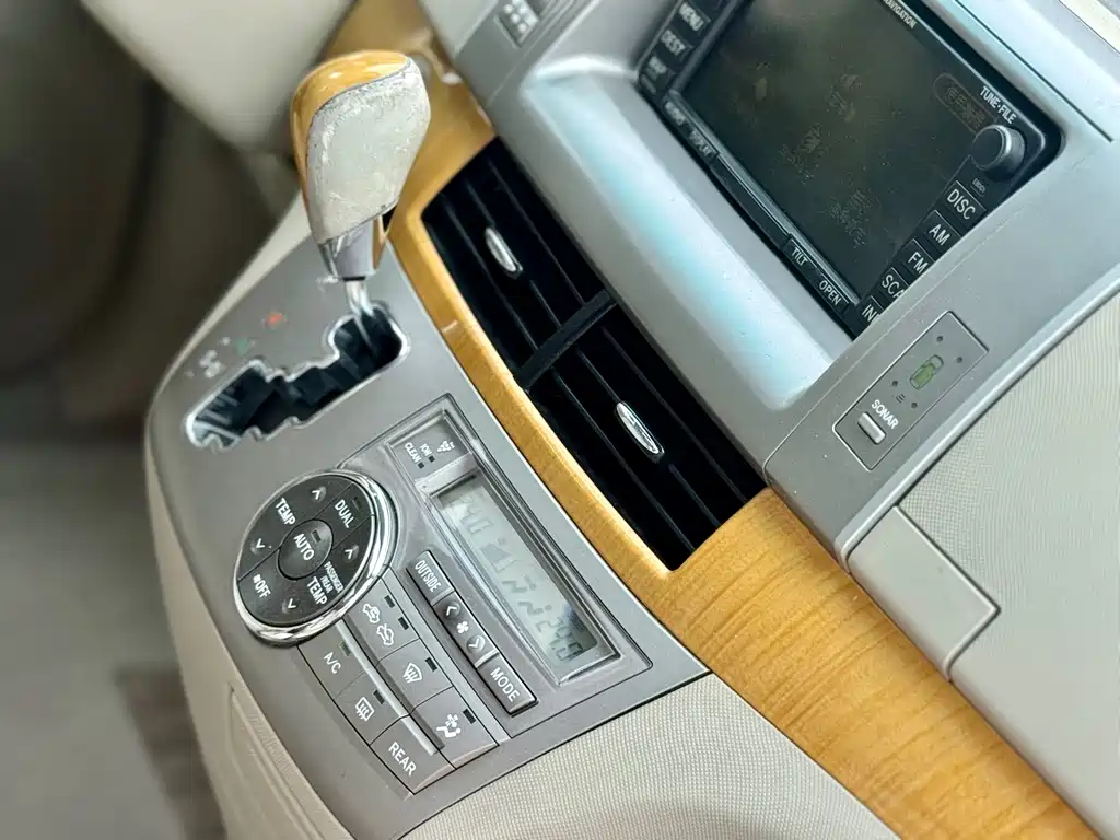 Toyota Previa — миниатюра 15
