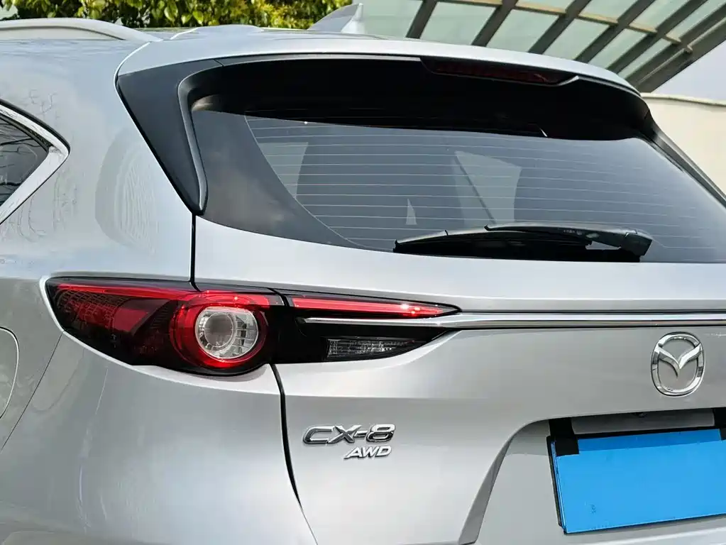 MAZDA CX 8