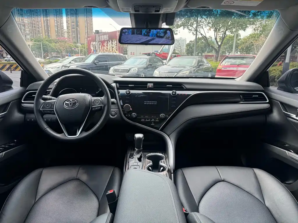 Toyota Camry — миниатюра 14
