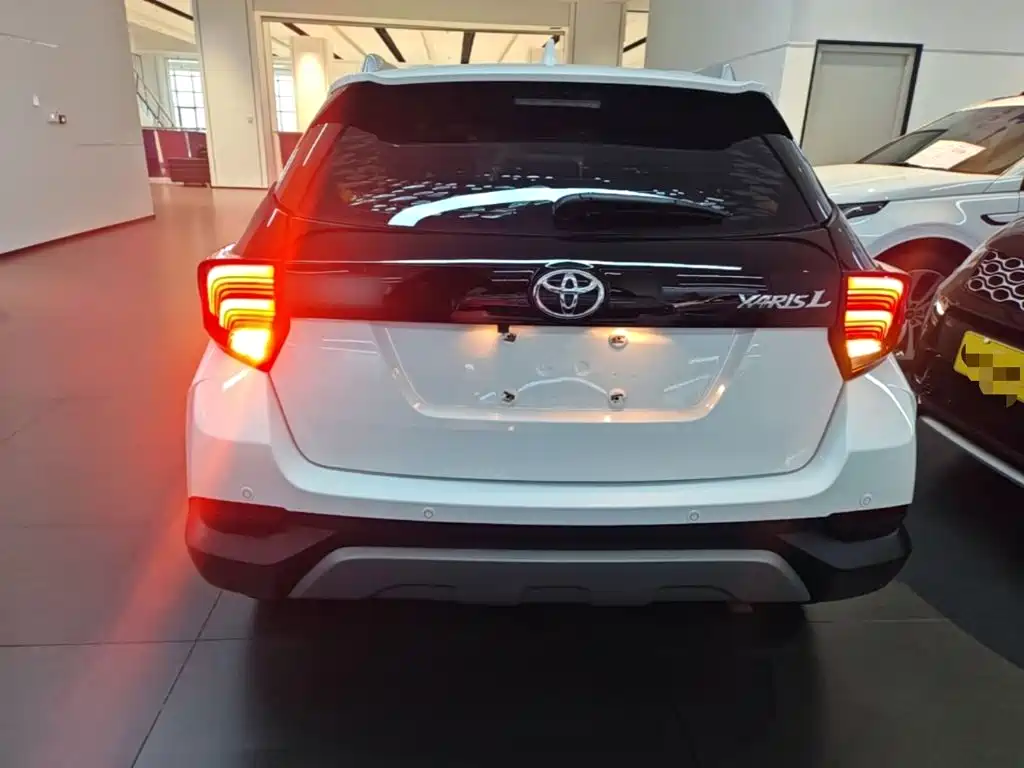 Toyota Yaris L — миниатюра 6