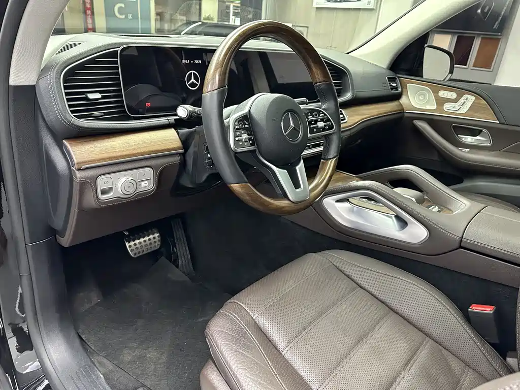 Mercedes-Benz GLS — миниатюра 12