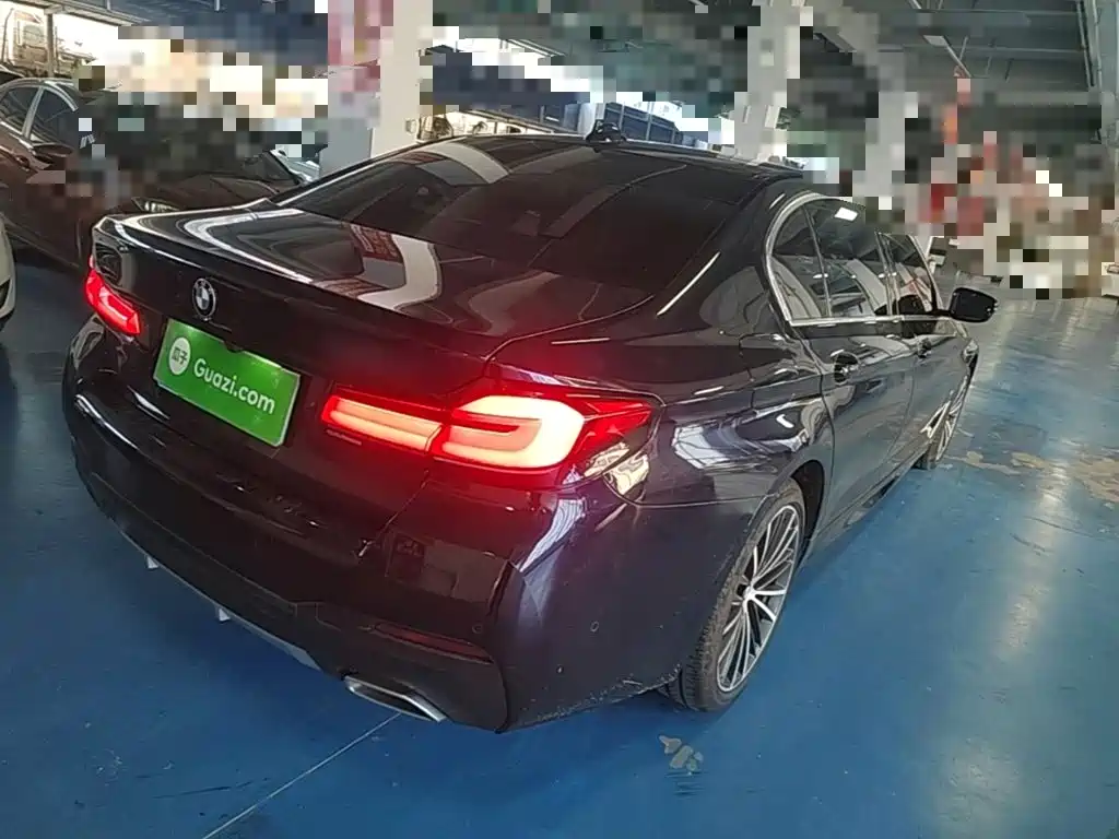 BMW 5 Series — миниатюра 7