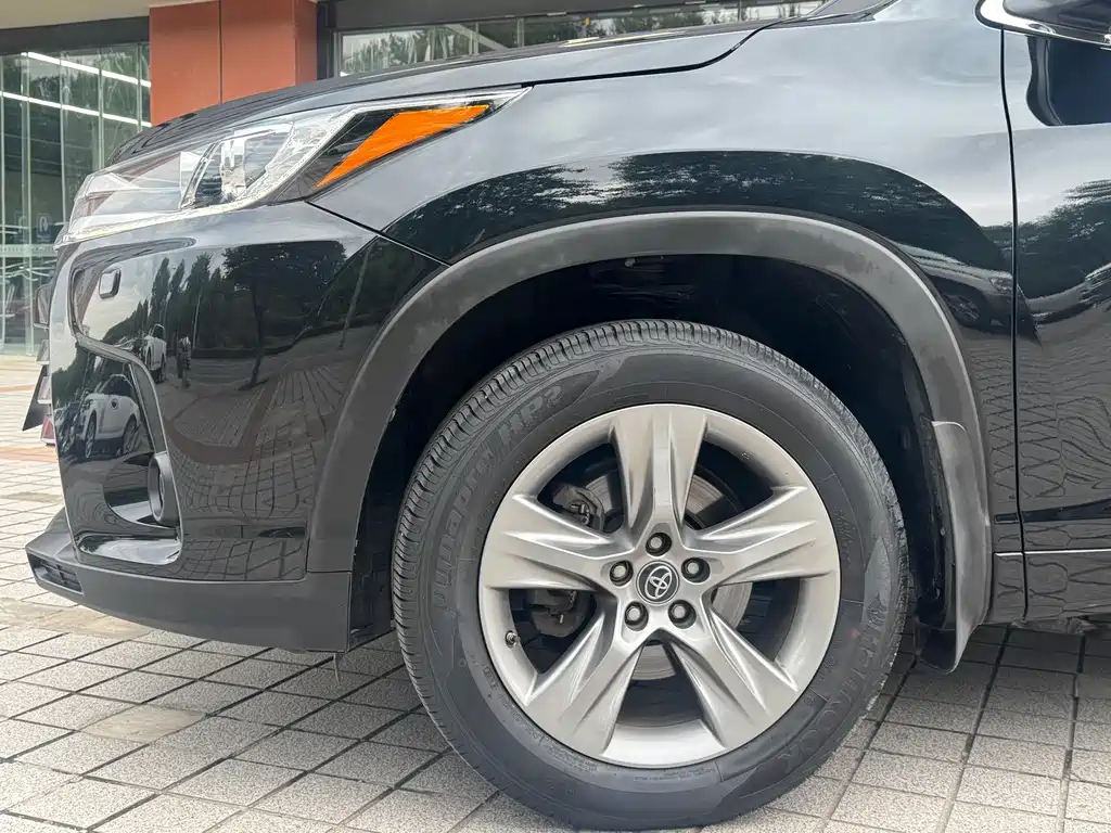 Toyota Highlander 2020 2.0T 7 мест