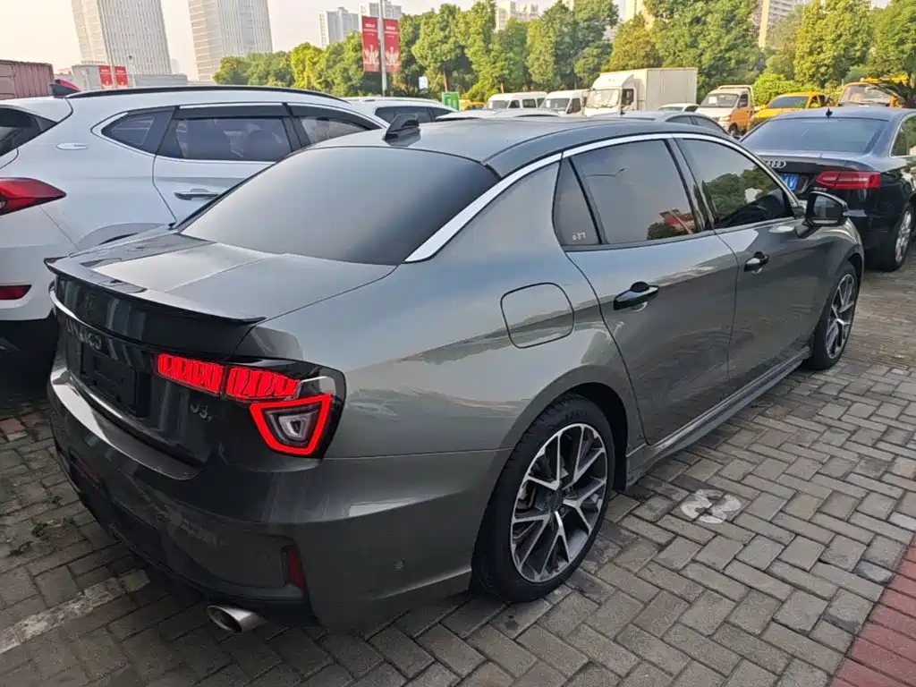 Lynk & Co 03 — миниатюра 7