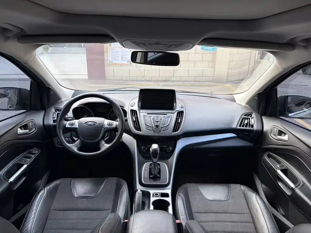 Ford Kuga — миниатюра 10