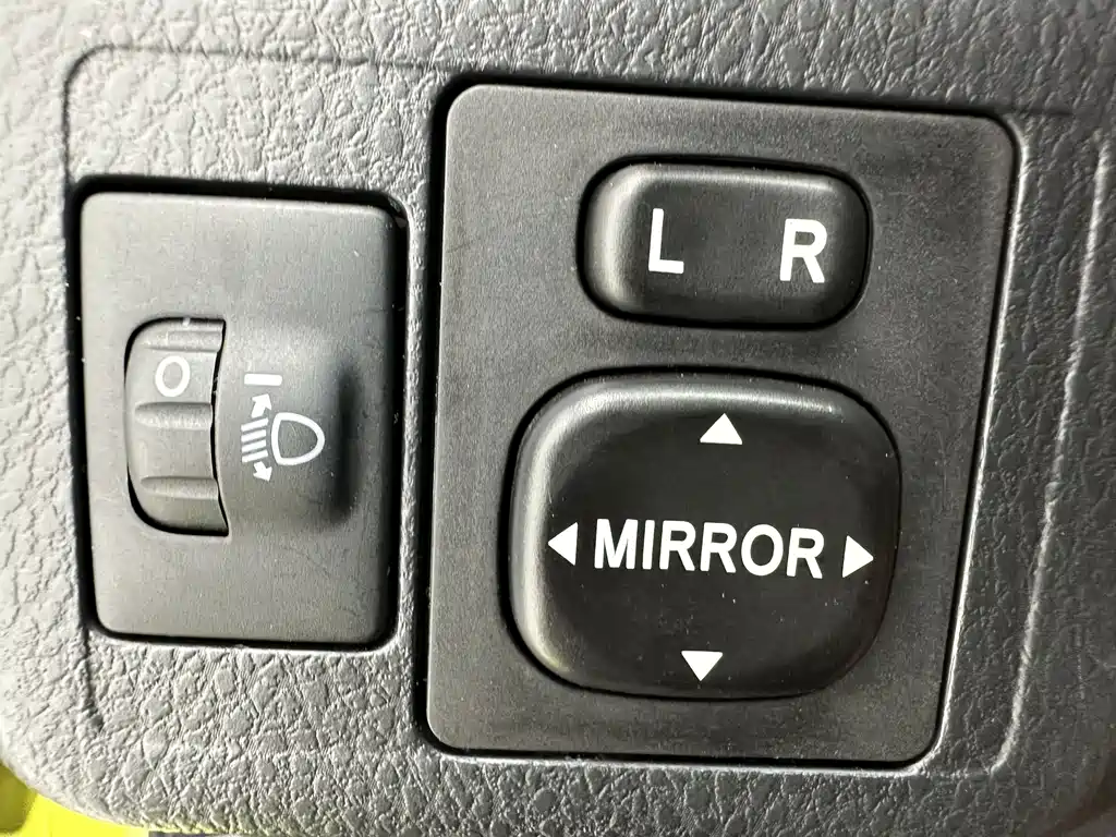Toyota Yaris L — миниатюра 12