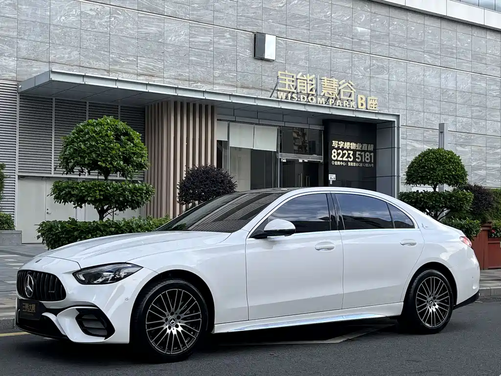 Mercedes-Benz C-Class 2024