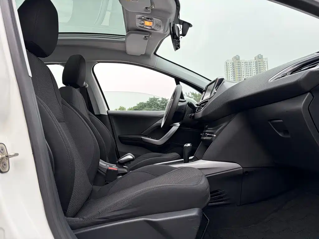 Peugeot 2008 — миниатюра 14
