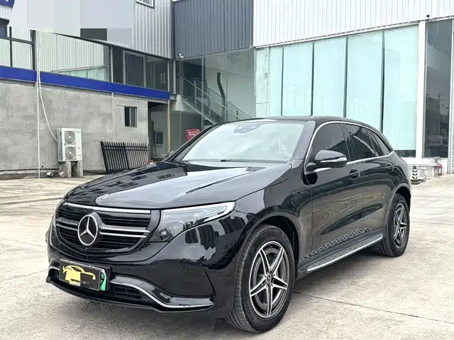 Mercedes-Benz EQC — фото 1