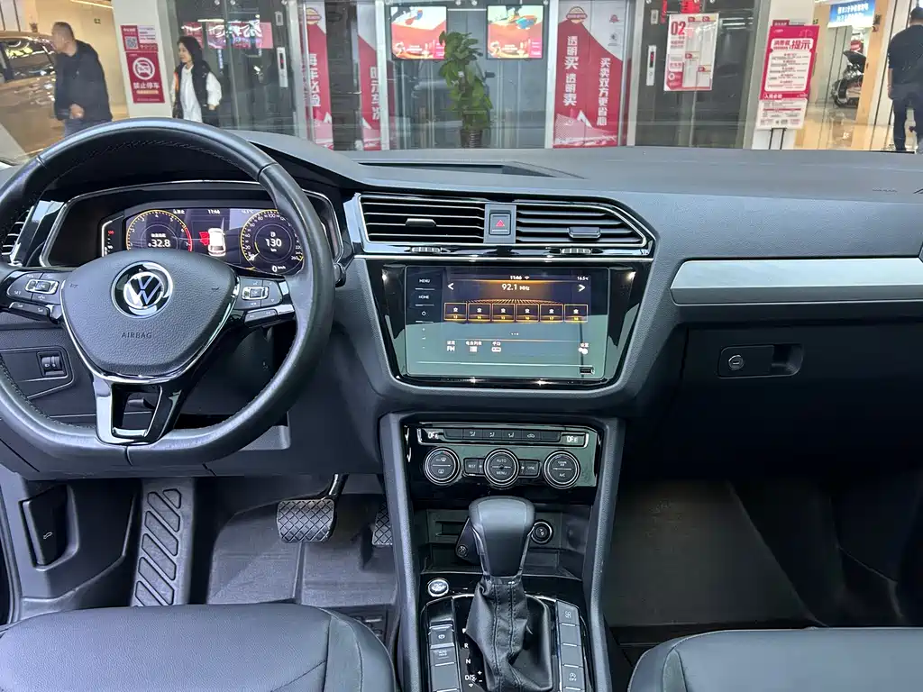 Volkswagen Tiguan L — миниатюра 8