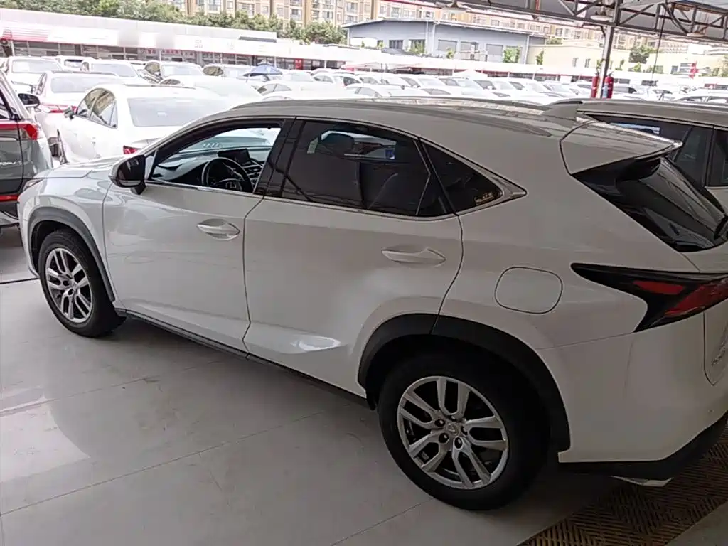 Lexus NX 2015 200t