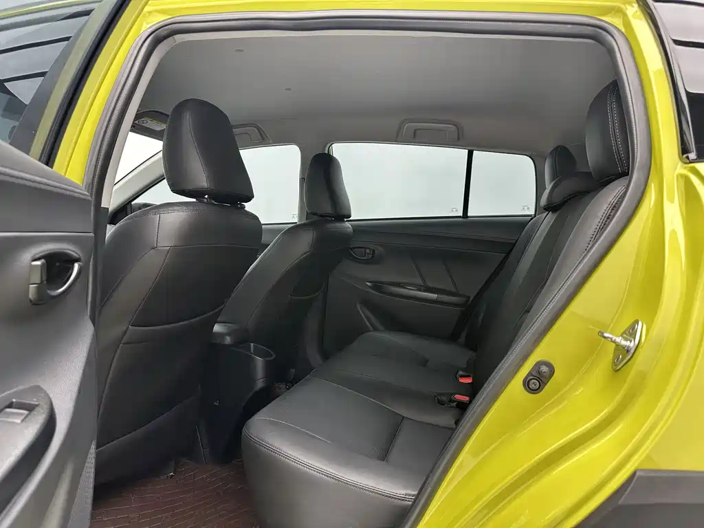 Toyota Yaris L — миниатюра 6