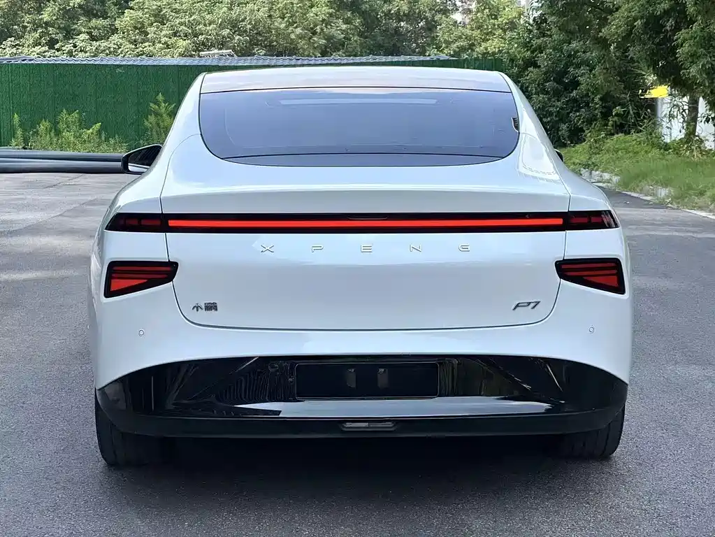 XPeng P7 — миниатюра 5