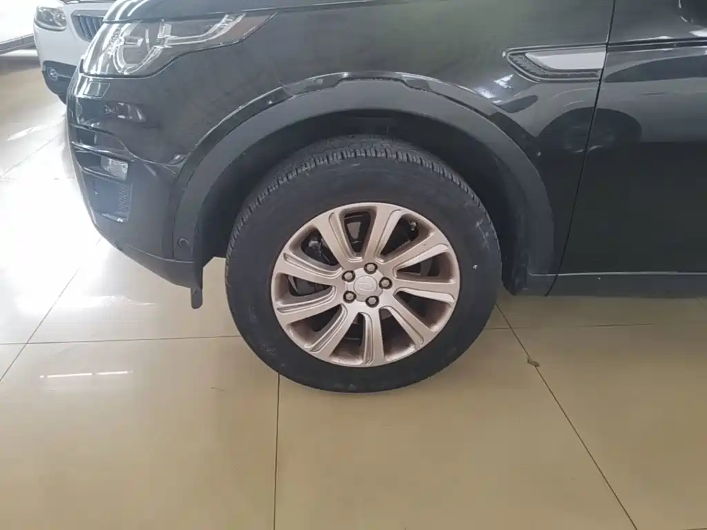 Land Rover Discovery Sport — миниатюра 23