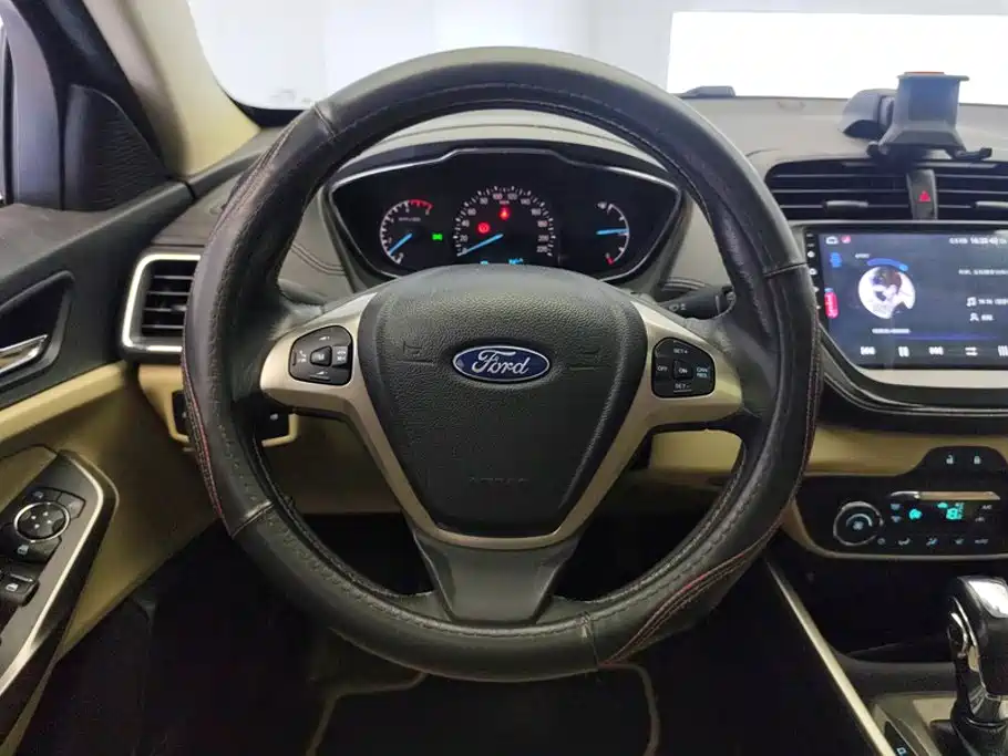 Ford Escort — миниатюра 15