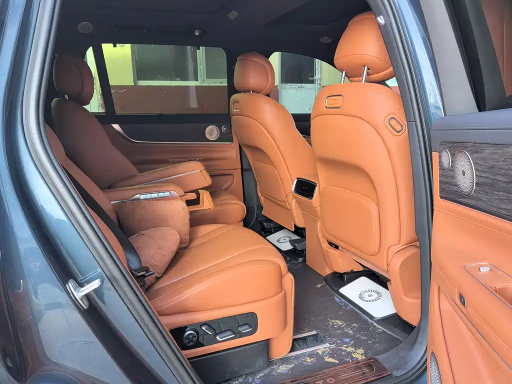 AITO ASK THE WORLD M9