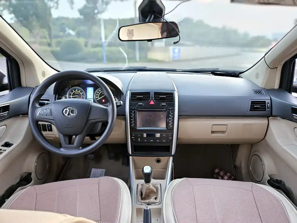 BAIC E-Series — миниатюра 6