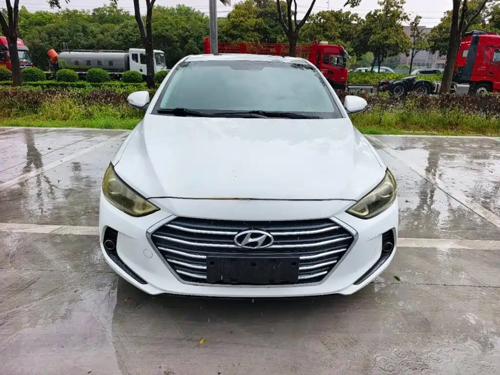 Hyundai Elantra — миниатюра 2