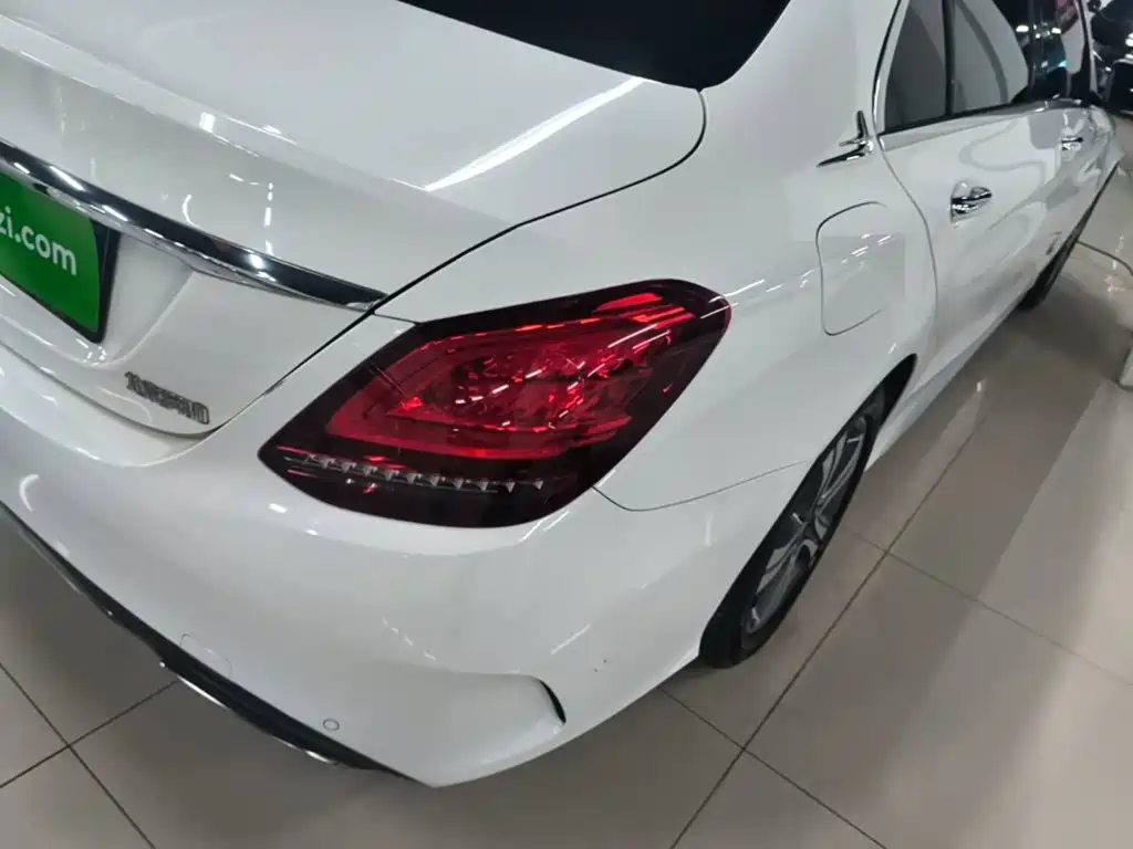 Mercedes-Benz C-Class — миниатюра 8