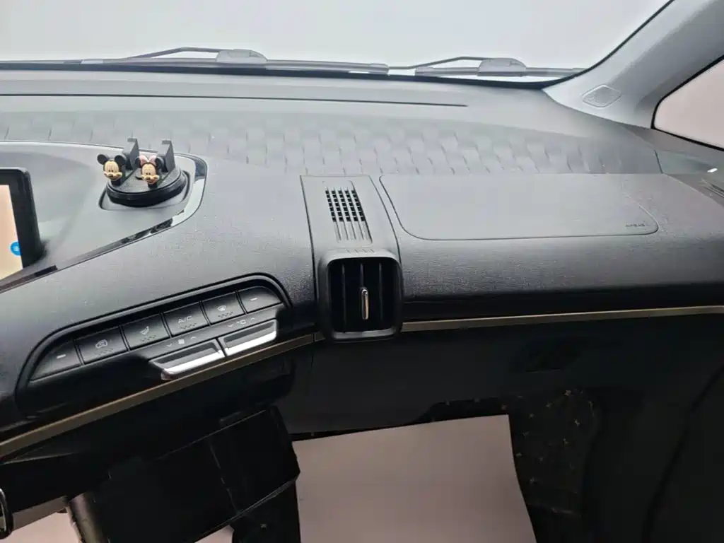 Baojun KiWi EV — миниатюра 13