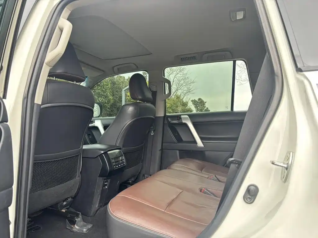 Toyota Prado — миниатюра 11