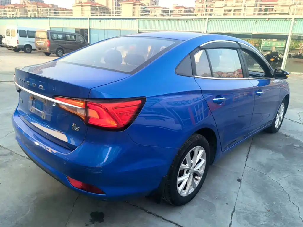 Roewe i5 — миниатюра 7
