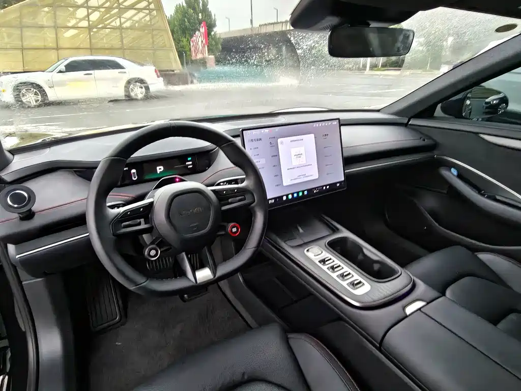 Xiaomi SU7 — миниатюра 10