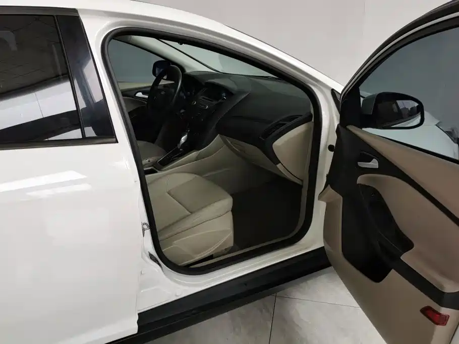 Ford Focus — миниатюра 8