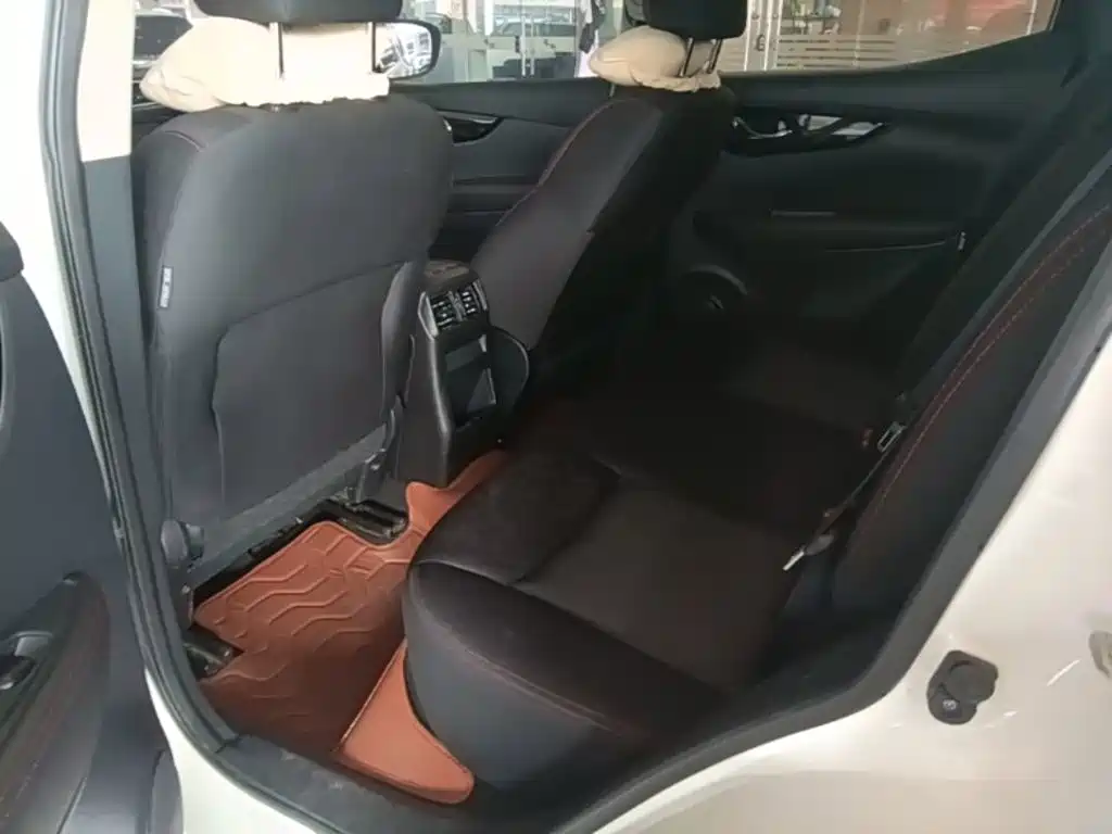 Nissan Qashqai — миниатюра 17
