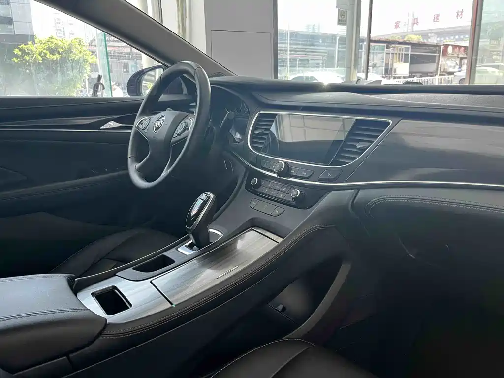 Buick LaCrosse — миниатюра 19