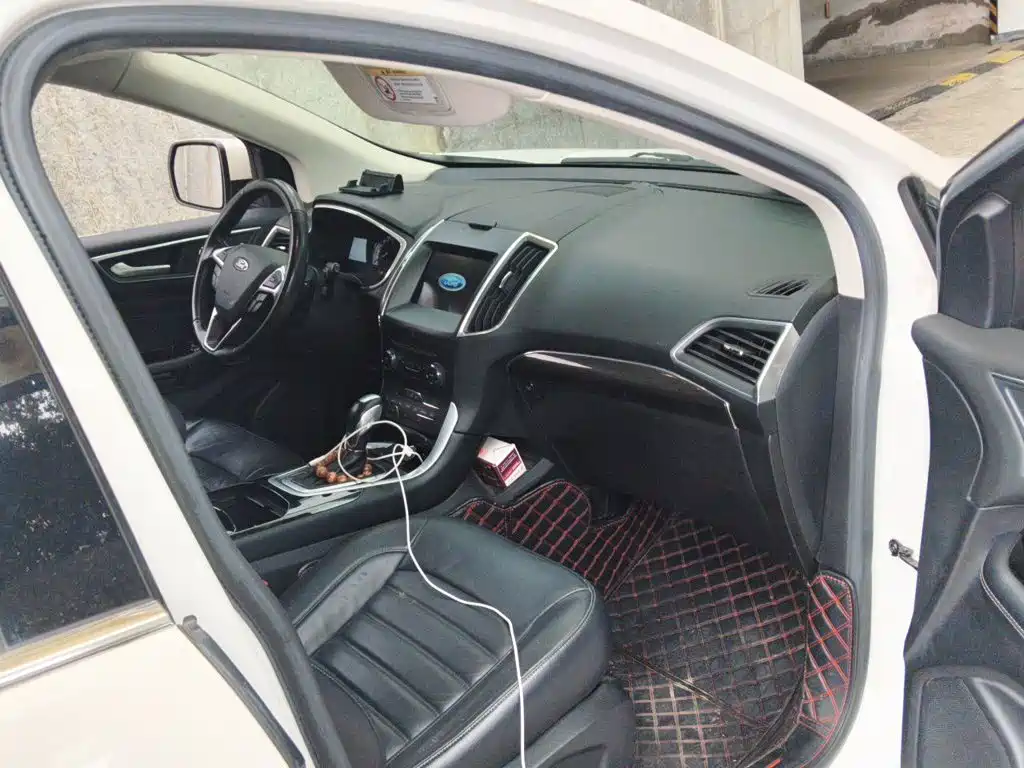 Ford Edge — миниатюра 18