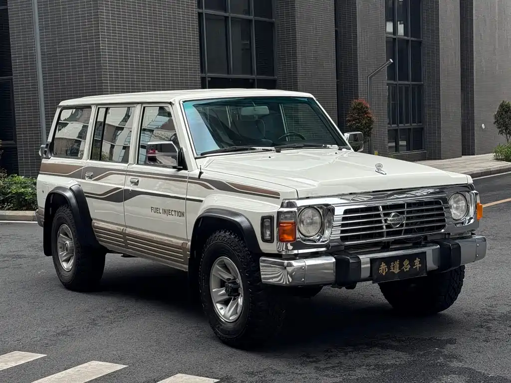 Nissan PatrolY60 Y60 2004 4.2L MT