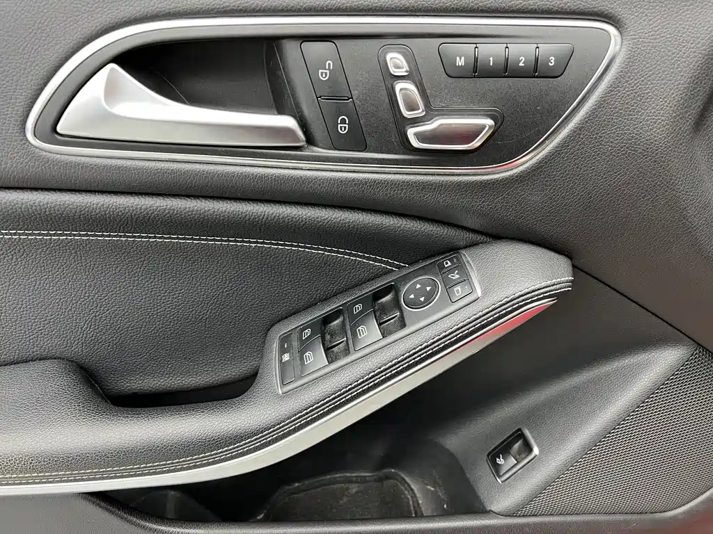 Mercedes-Benz CLA 2017 CLA 200 Fashion