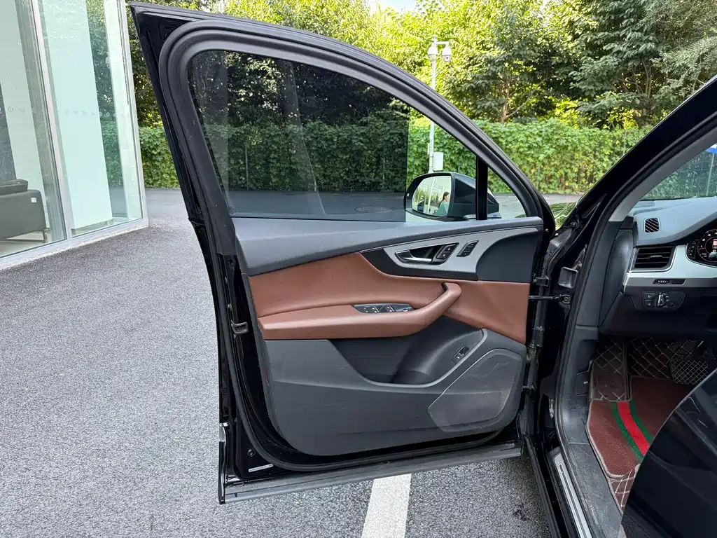Audi Q7 — миниатюра 13