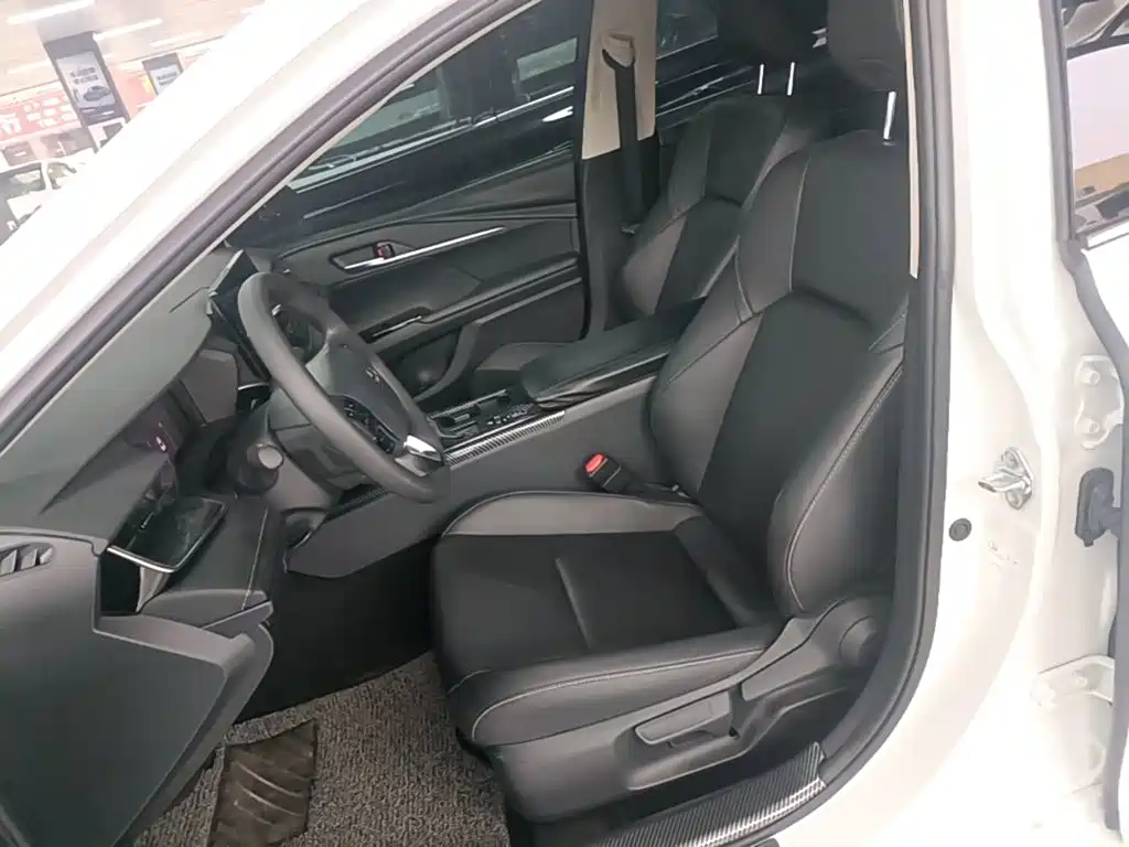 Toyota Camry — миниатюра 15