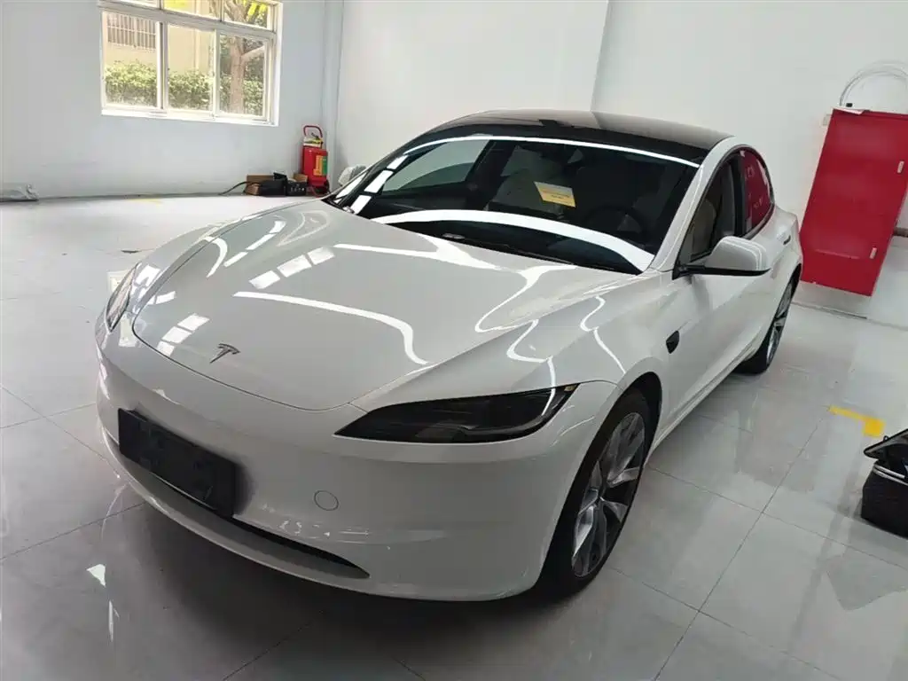 Tesla Model 3 2023