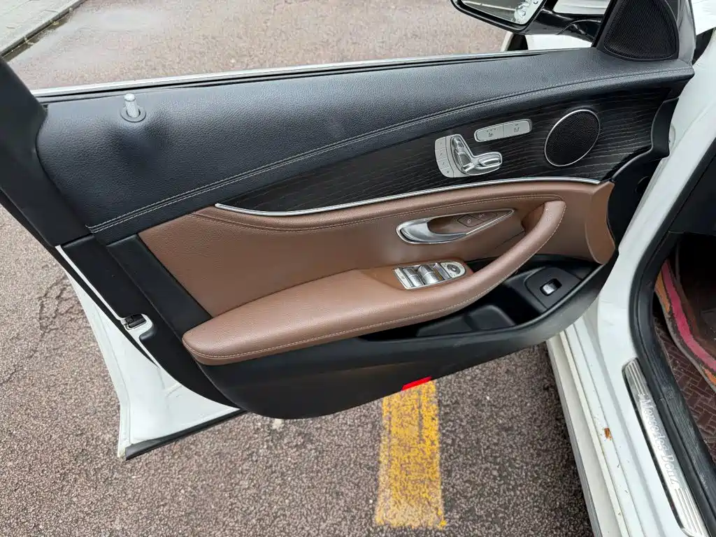 Mercedes-Benz E-Class — миниатюра 6
