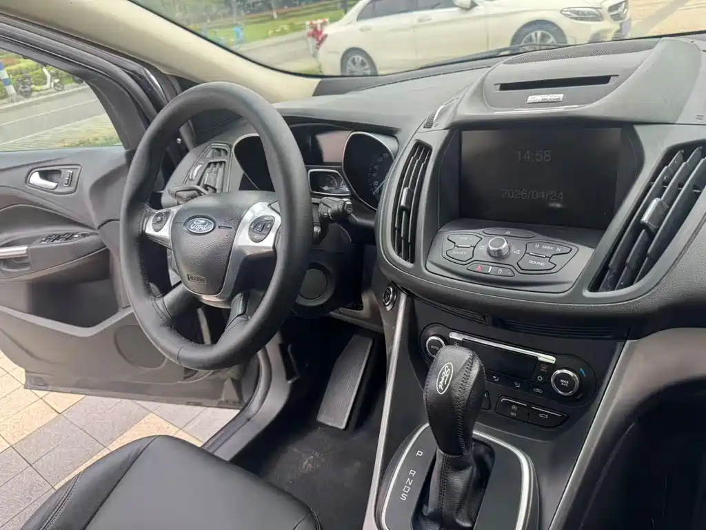 Ford Kuga — миниатюра 18