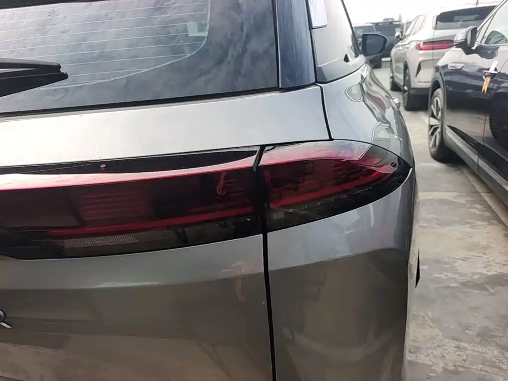 Nissan Teramont — миниатюра 8
