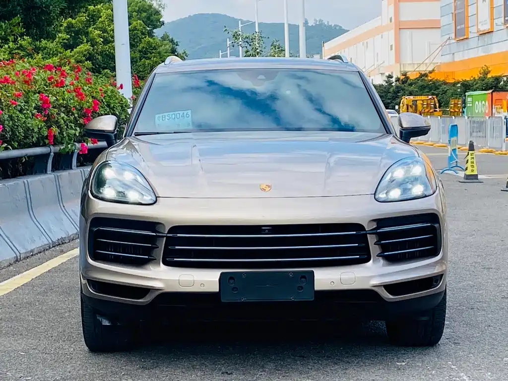 PORSCHE CAYENNE