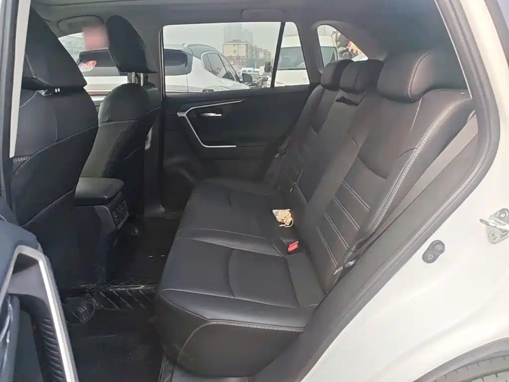 Toyota RAV4 — миниатюра 17