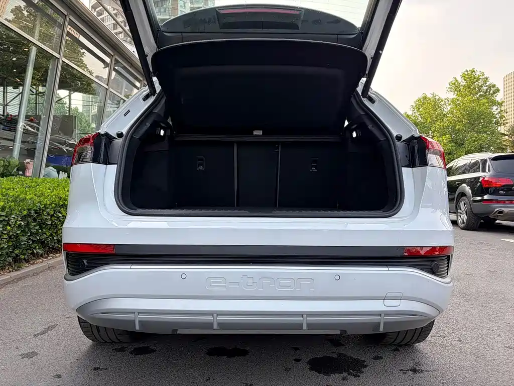 Audi Q4 e-tron — миниатюра 13