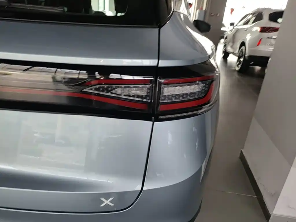 Volkswagen ID.4 X — миниатюра 8